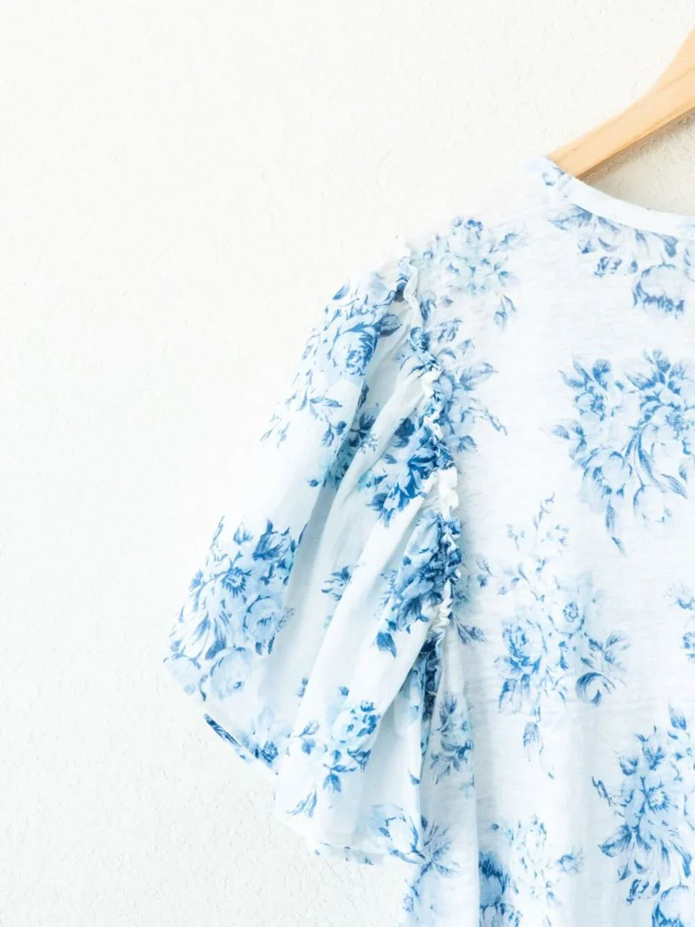 LOFT 100% Linen Blouse Womens L White Blue Floral Puff Sleeve Cottagecore